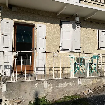 Charmant T2 Avec Terrasse Et Place De Parking * エクスレバン