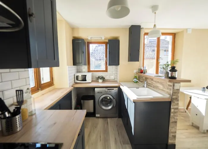 Charmant T2 Avec Terrasse Et Place De Parking 아파트 *